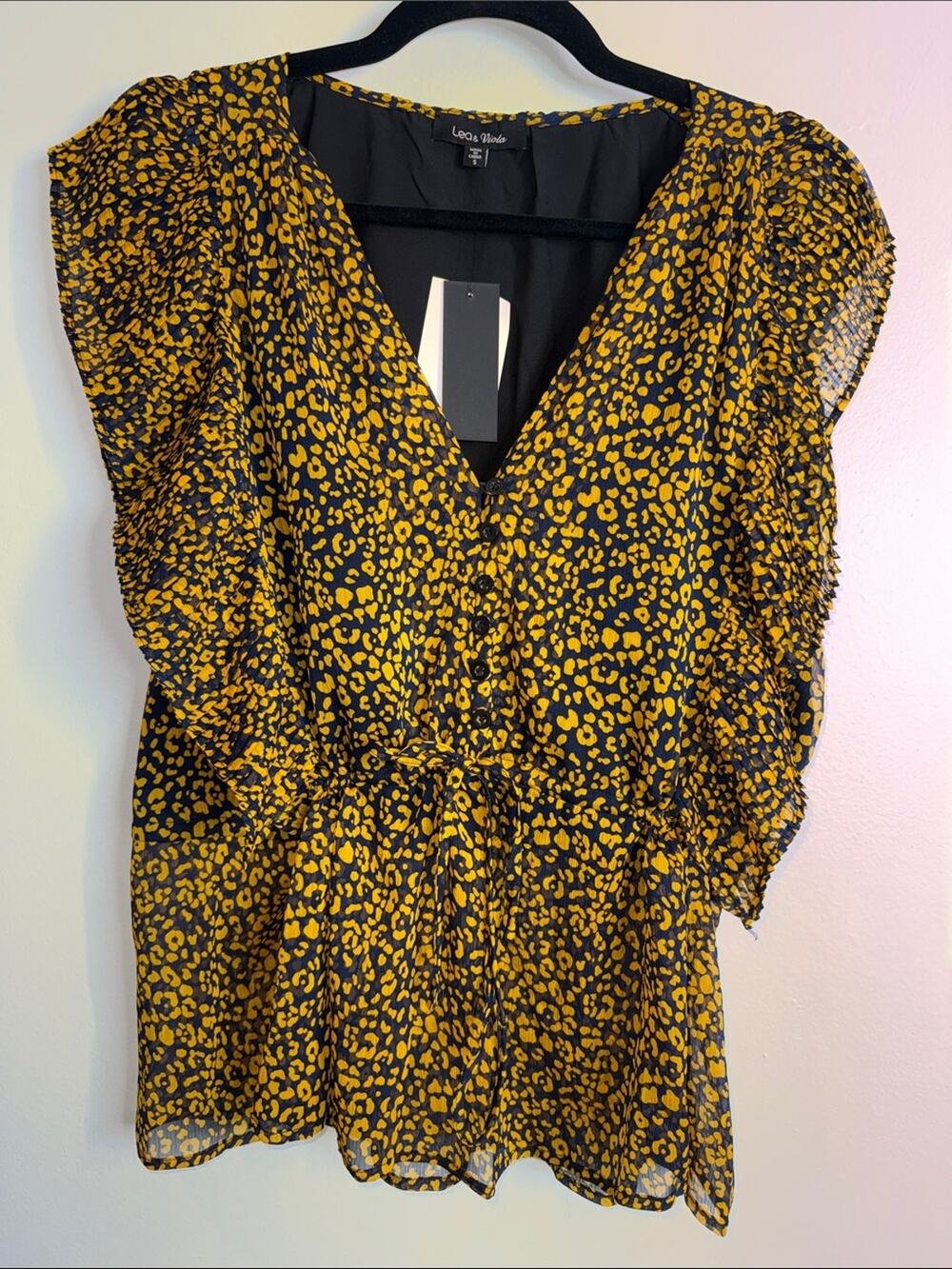 Lea & Viola sheer animal print pleated sleeve blouse size small